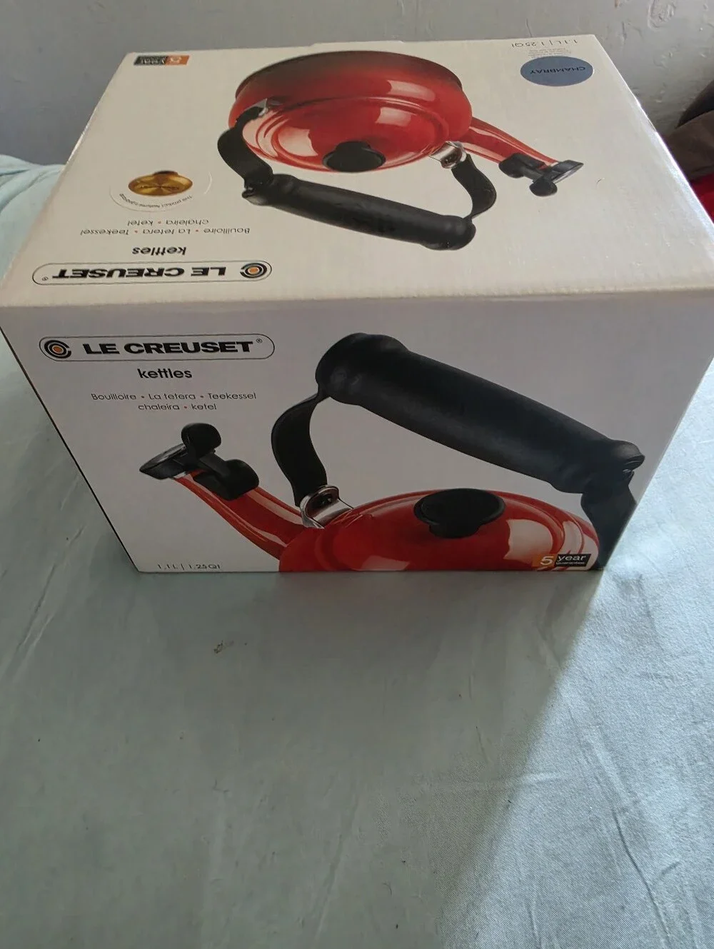 Le Creuset FIRE! NIB! 1.25QT(1.1L) Demi Kettle w/Gold Knob in Chambray. R2S!